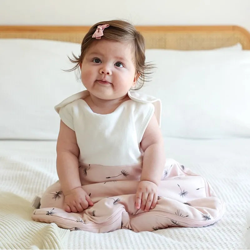 Bébé portant une gigoteuse Tog 2.5